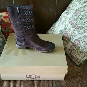 NWT Ugg cailyn Brown STT Booties Sz 5